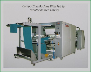 Compacting machine for tubular knitted fabric
