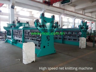 High speed net knitting machine