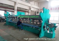 Net knitting machine