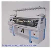 Knitting machine using yarn