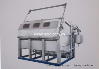 Spray type hank yarn dyeing machine